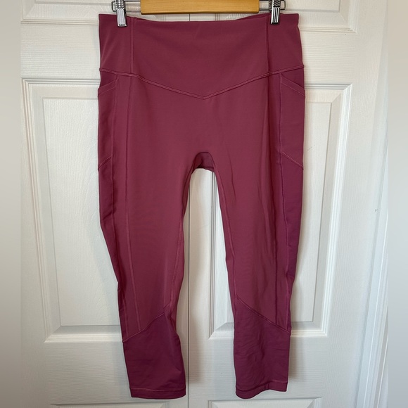 Lululemon All The Right Places Crop II *23" Moss Rose sz. 12 - Picture 7 of 8